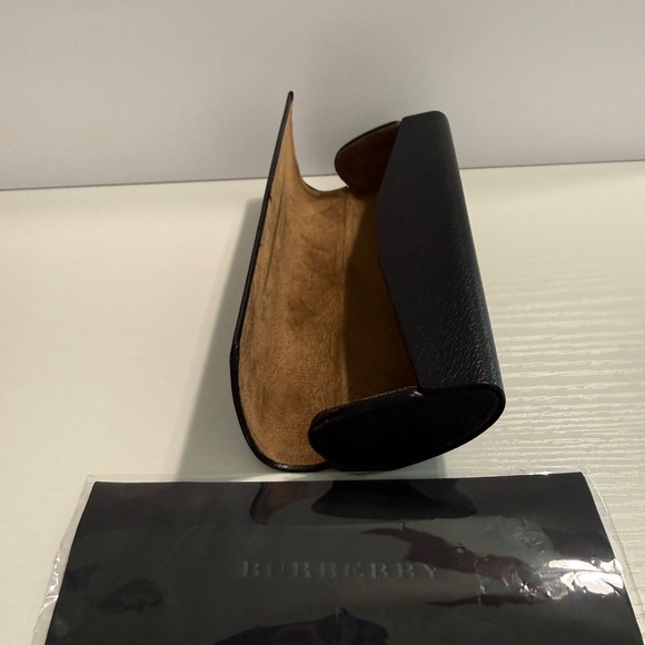 ๐ Burberry Black Leather Hard Case + Cleaning Cloth ๐ค Luxury Eyeglass Case - Picture 7 of 16